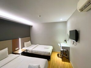 Superior Twin Room | Desk, iron/ironing board (on request), WiFi (free), bed sheets - Hotel 99 - Bandar Klang (Klang)