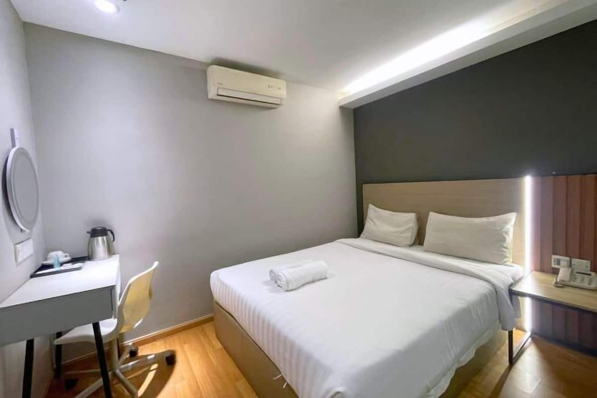 Desk, iron/ironing board, free WiFi, bed sheets