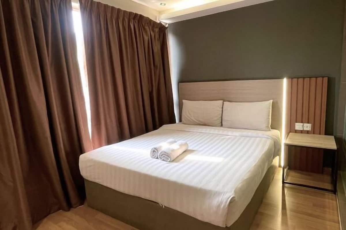 Desk, iron/ironing board, free WiFi, bed sheets