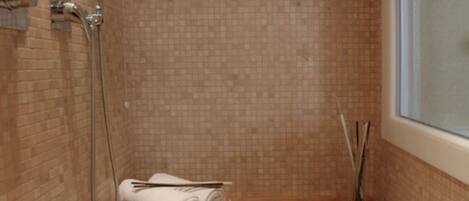 Junior Suite, 1 Bedroom, Hot Tub, Executive Level | Room amenity