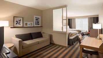 Allergikerbettwaren, Schreibtisch, Verdunkelungsvorhänge