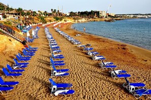 Private beach nearby, sun-loungers, beach umbrellas - Heliotrope Apartments (Hersonissos)