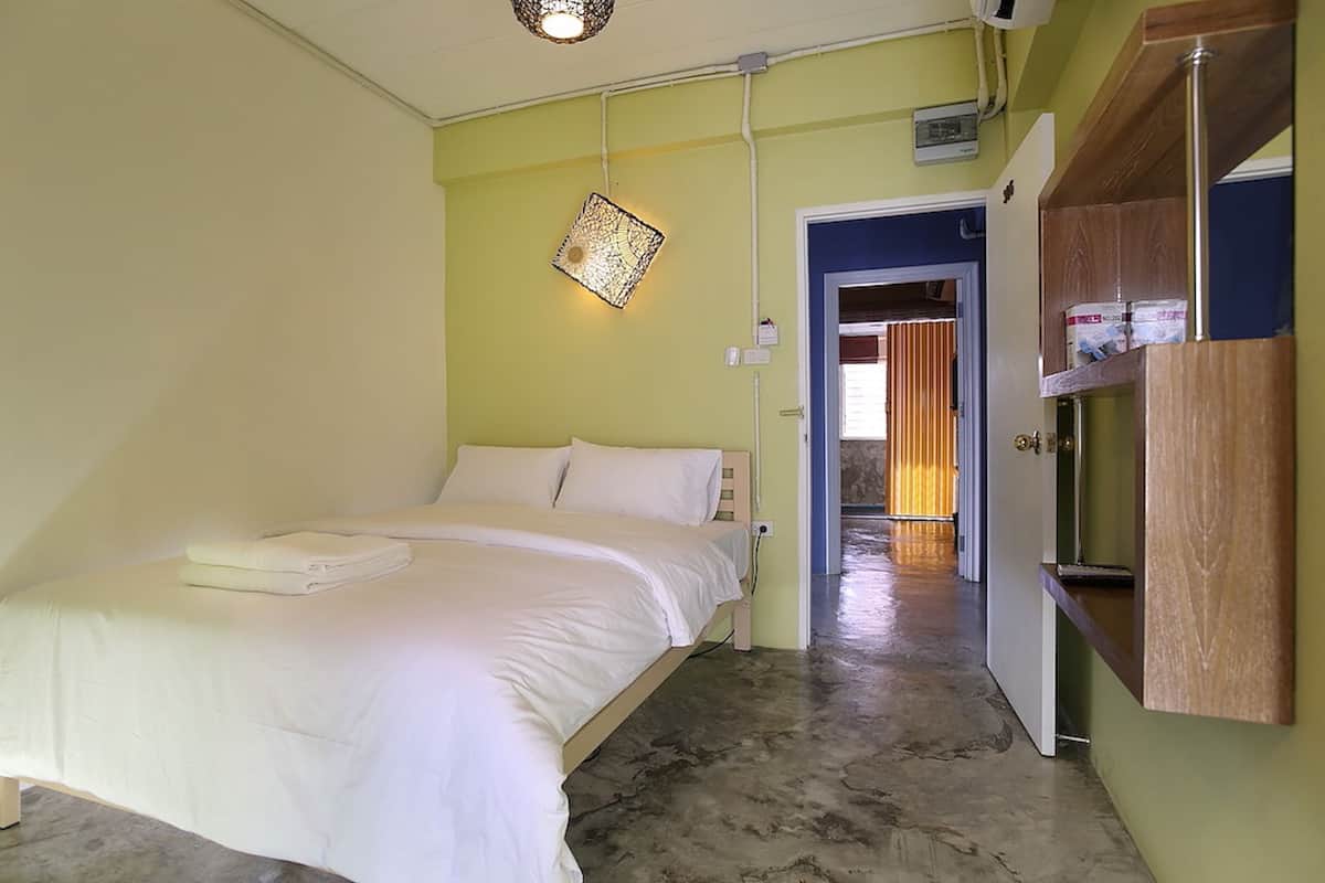 Blackout curtains, rollaway beds, free WiFi, bed sheets