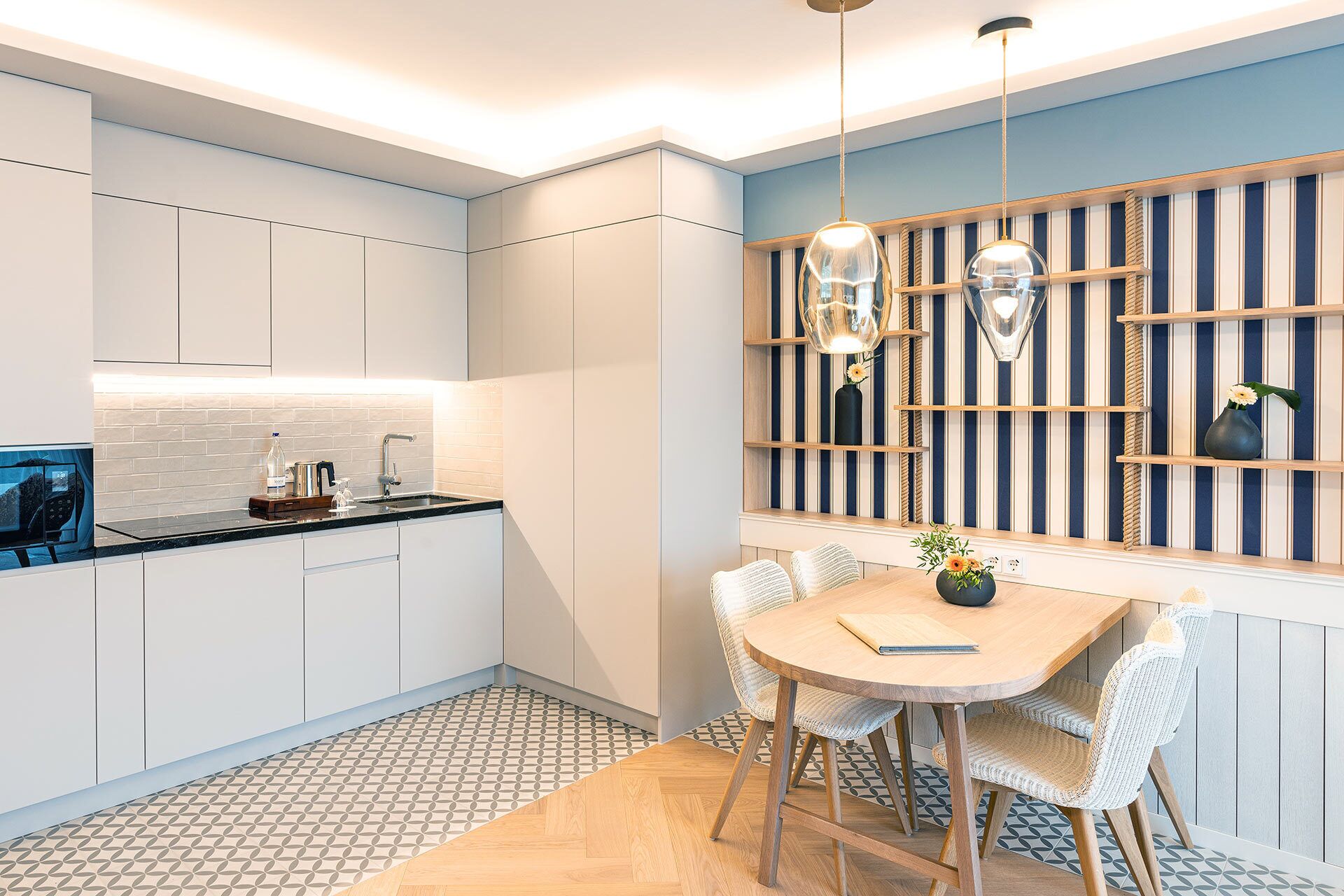 design apartment, 2 bedrooms | private kitchen | fridge, microwave, stovetop, dishwasher