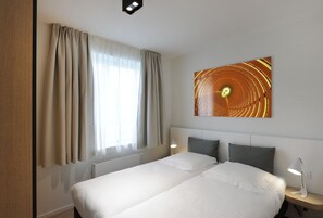 Studio | In-room safe, desk, iron/ironing board, free cribs/infant beds - Résidence La Source Quartier Louise (Brussels)
