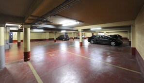 Aparcamiento sin asistencia (20 EUR por día)
