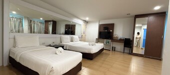 Bed by Cruise at Samakkhi-Tivanont