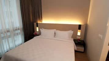 In-room safe, desk, soundproofing, free WiFi