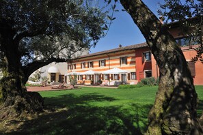 Courtyard - Musella Winery & Relais (San Martino Buon Albergo)
