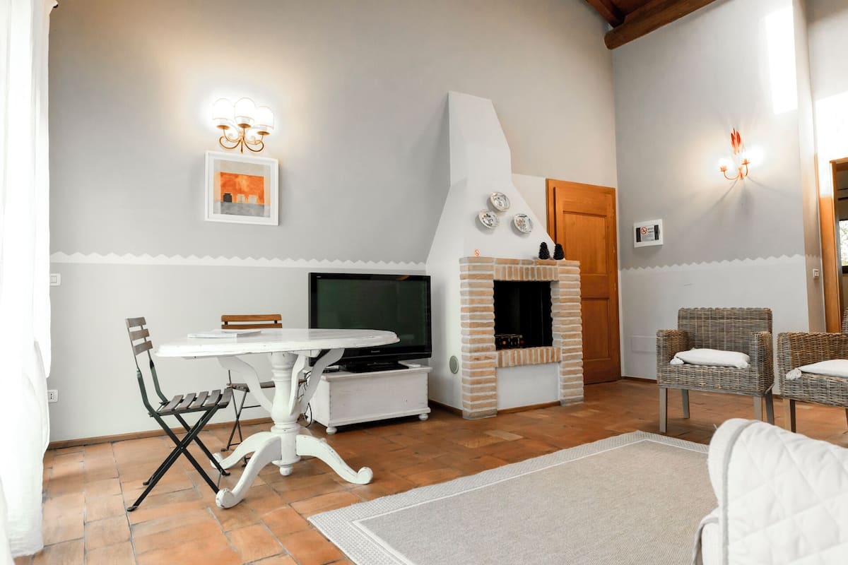 Apartment, 2 Schlafzimmer | Kamin