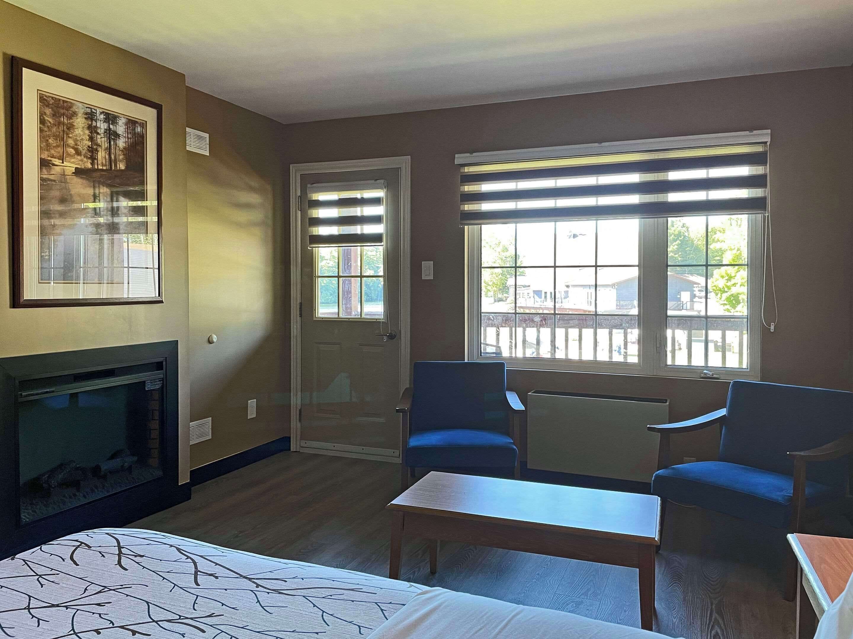 standard room, 2 queen beds, non smoking | iron/ironing board, free wifi, bed sheets