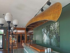 Breakfast, lunch and dinner served - The Grand Tappattoo Resort, an Ascend Collection Resort (Seguin)