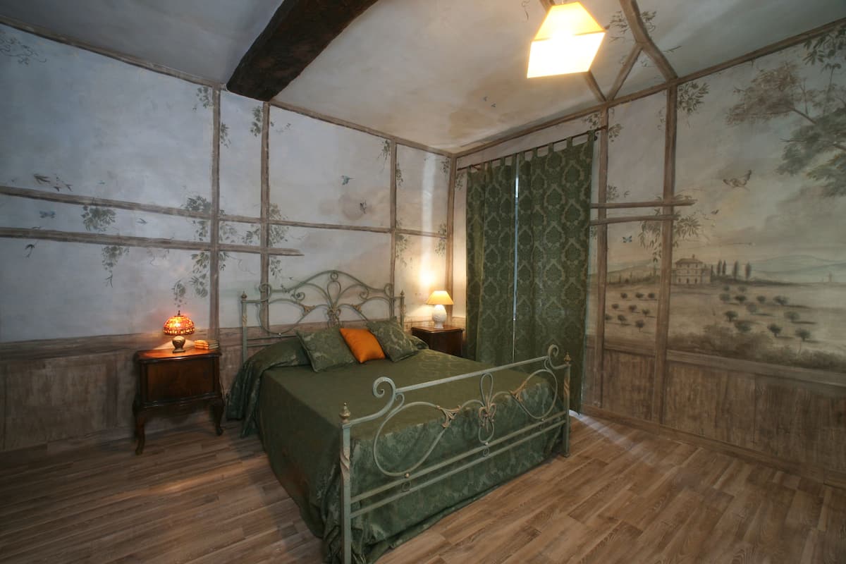 1 bedroom, desk, iron/ironing board, free WiFi