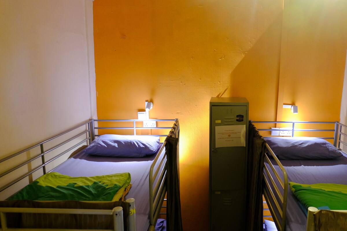 6-Bed Female Shared Room, Shared Bathroom | WiFi (free)