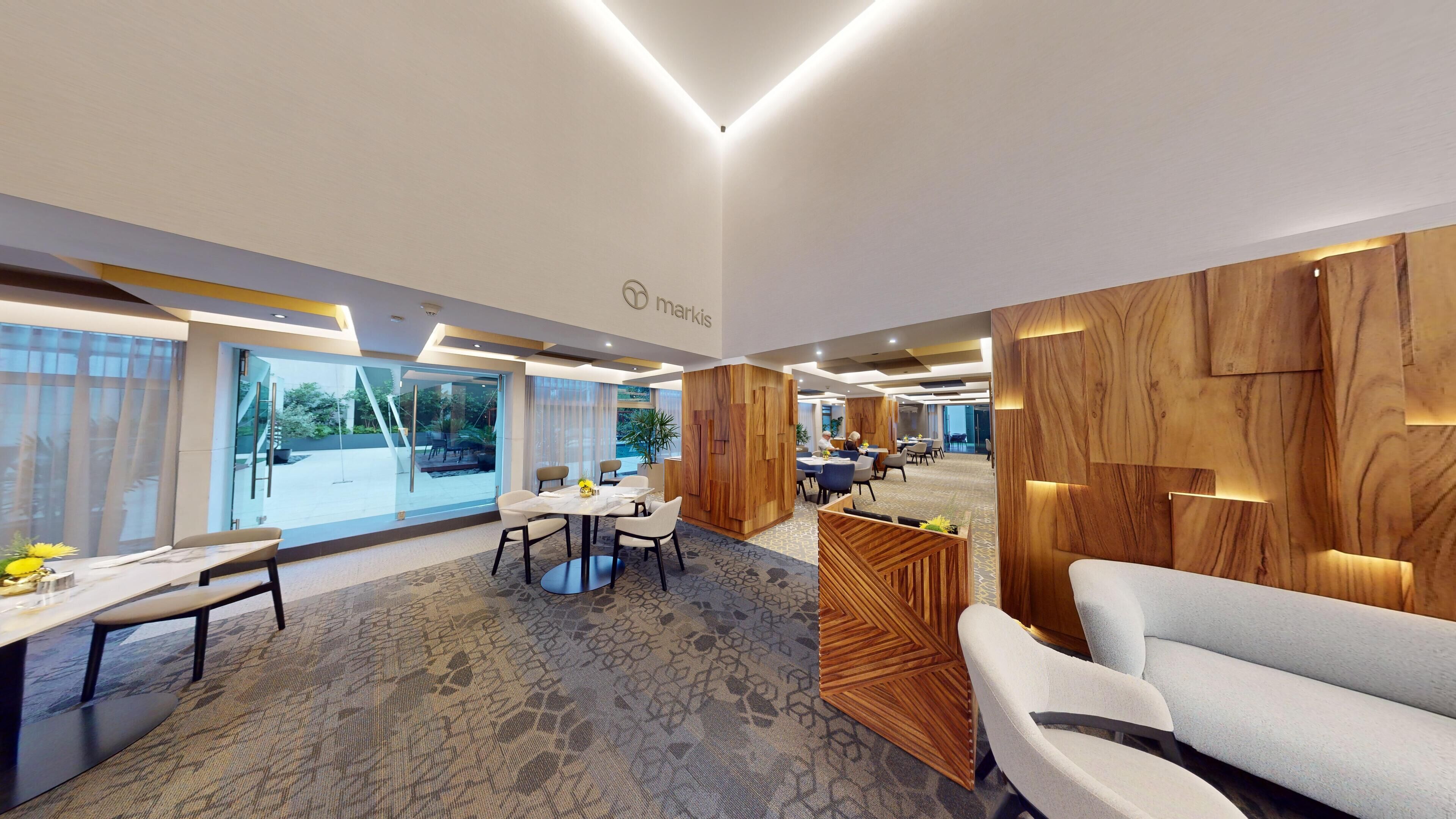 Breakfast, lunch, dinner served; international cuisine 