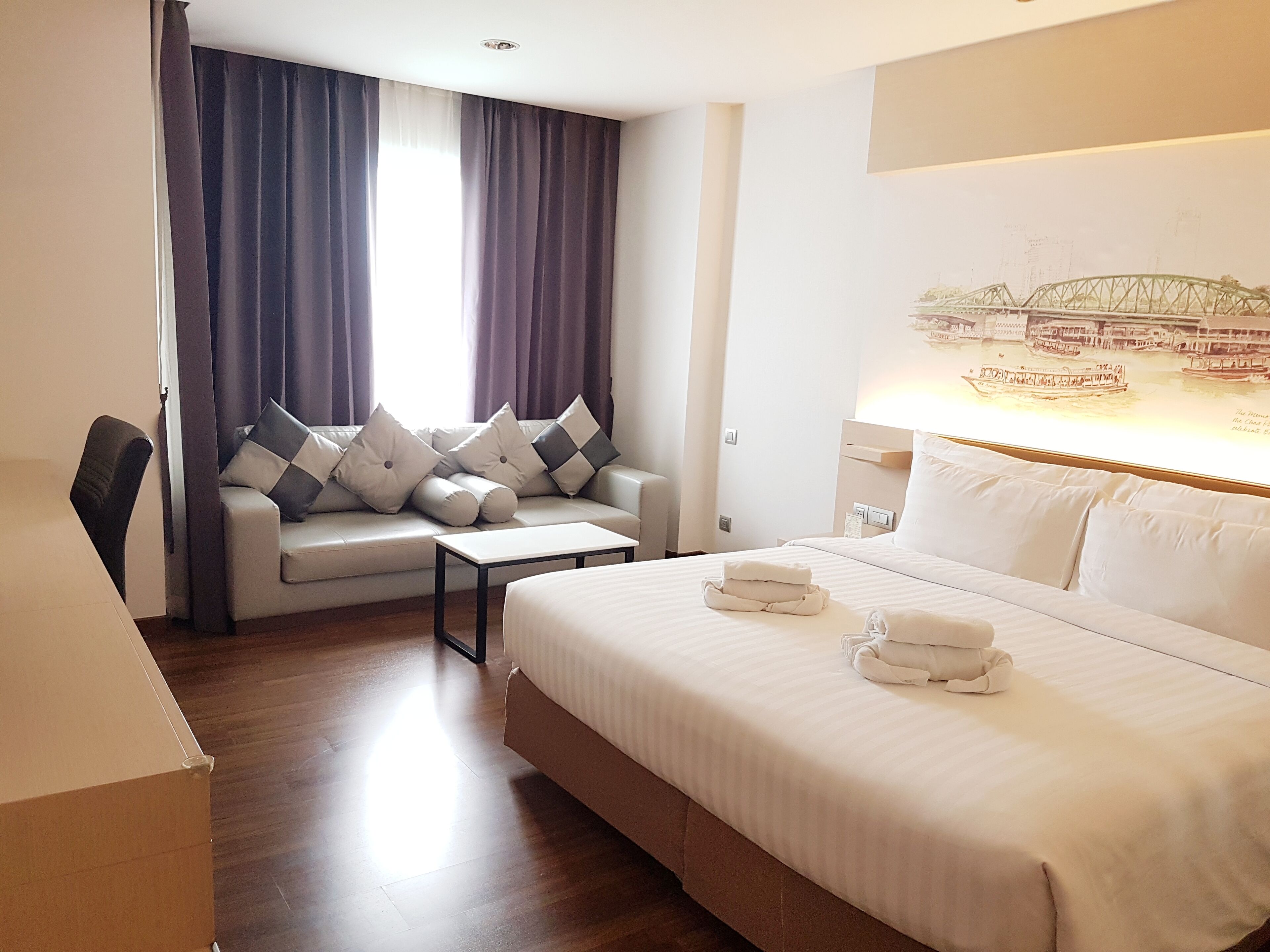 deluxe room | in-room safe, desk, blackout curtains, free wifi