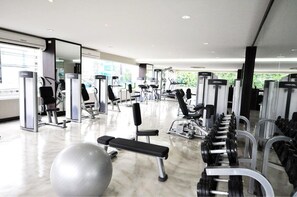 Fitness facility - Parinda Hotel (Bangkok)