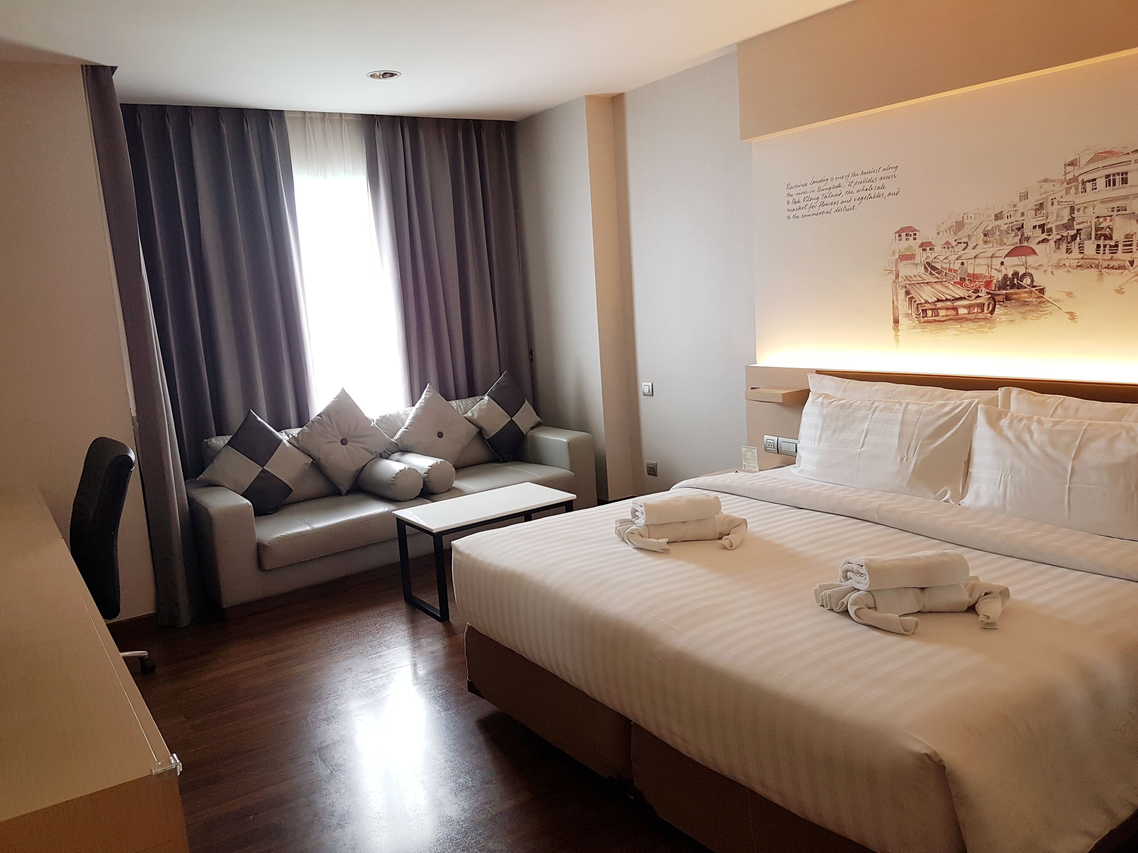 deluxe room | in-room safe, desk, blackout curtains, free wifi