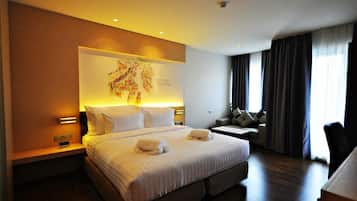 Deluxe Room | Peti besi dalam bilik, meja, langsir/tirai gelap terus, Wi-fi percuma