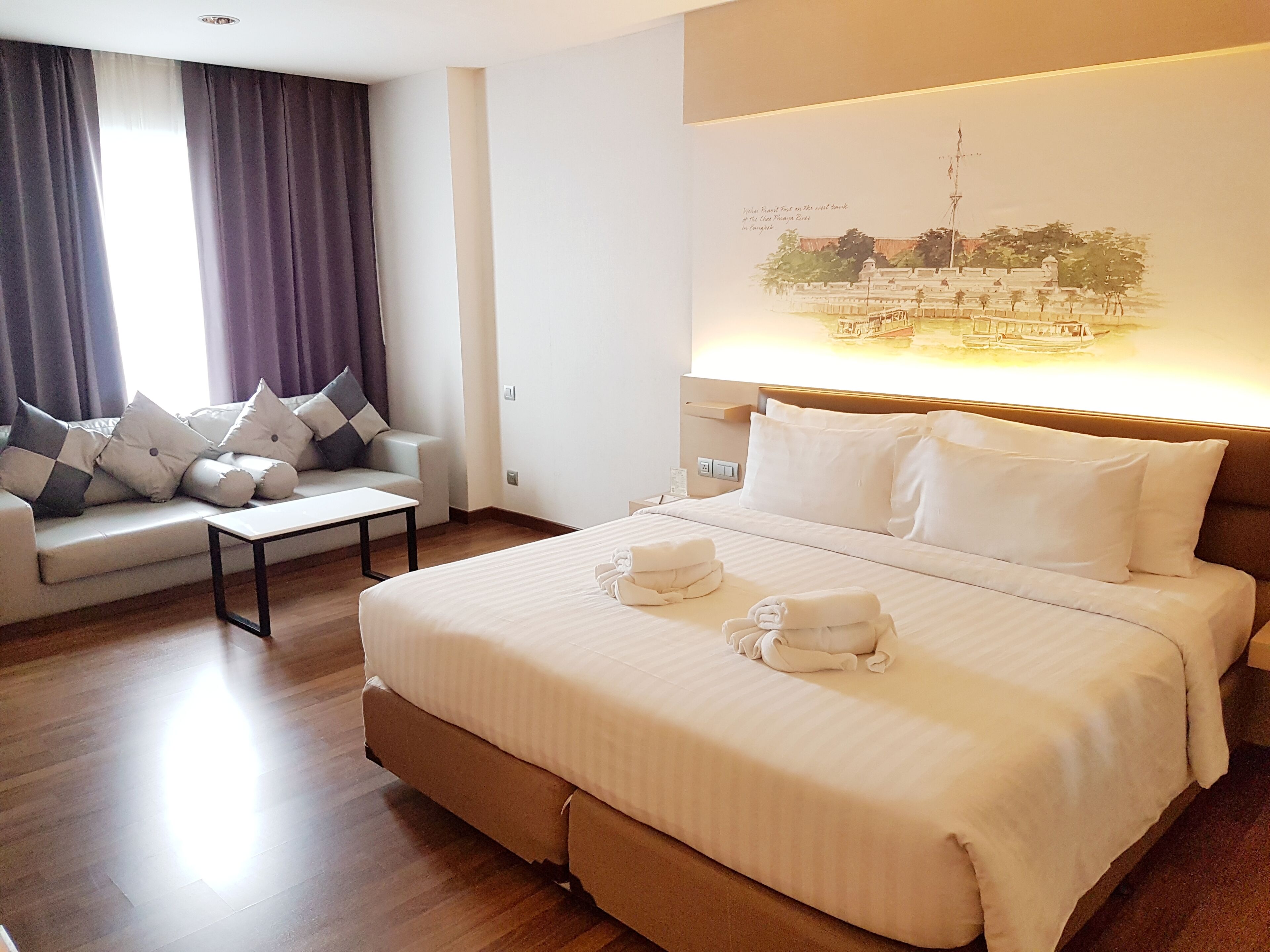 deluxe room | in-room safe, desk, blackout curtains, free wifi