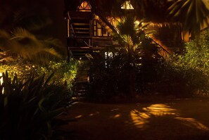 Façade de l’hébergement - soirée/nuit