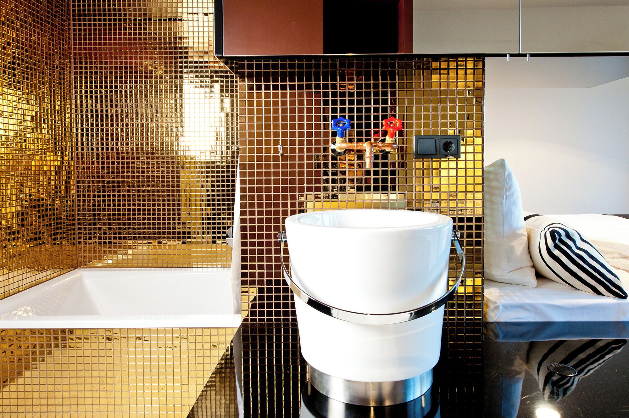 junior suite, balcony | living area | 40-inch flat-screen tv with satellite channels, tv