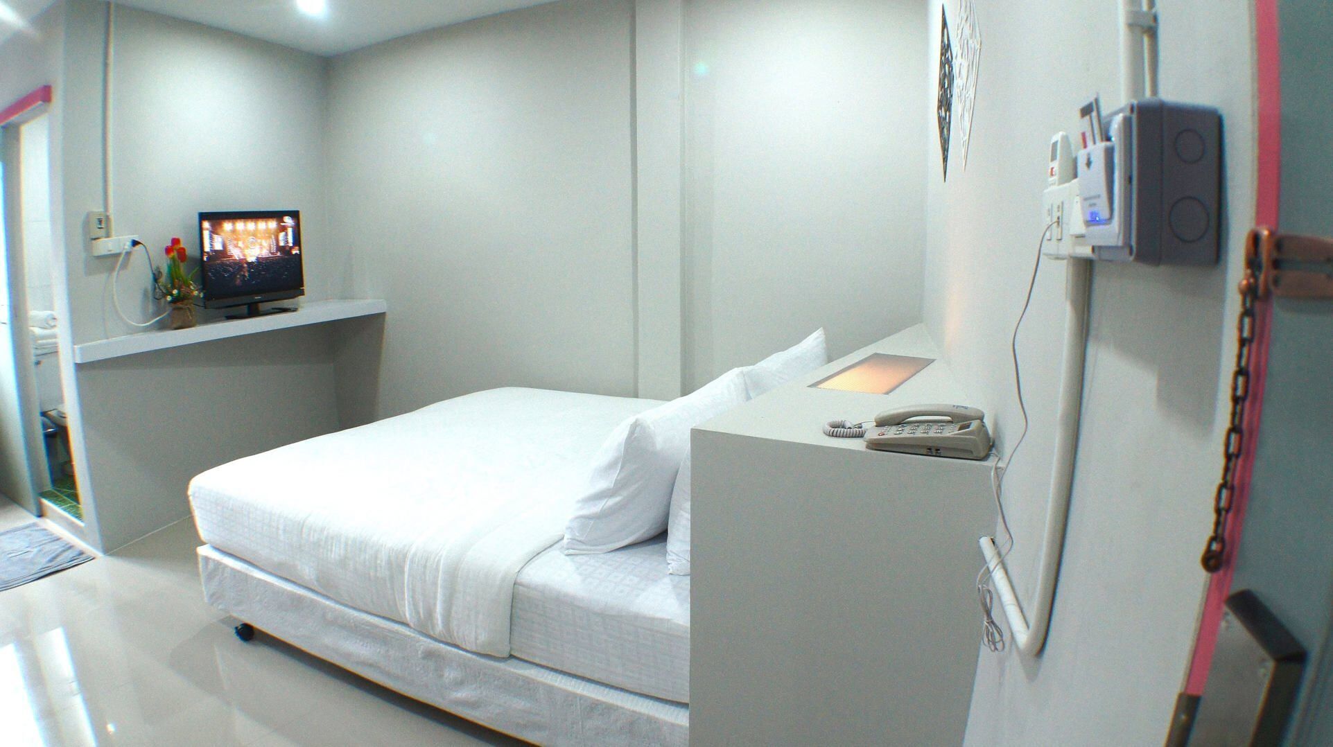 Ropa de cama de alta calidad y minibar (con algunos artículos gratuitos)