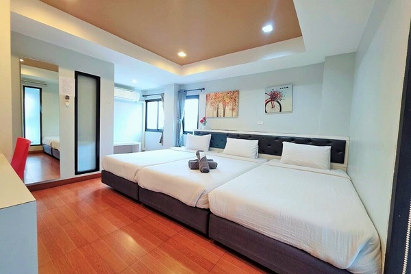 Triple Room Tower 2 | Premium bedding, free minibar items, desk, soundproofing