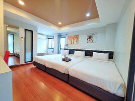 Triple Room Tower 2 | Premium bedding, free minibar items, desk, soundproofing