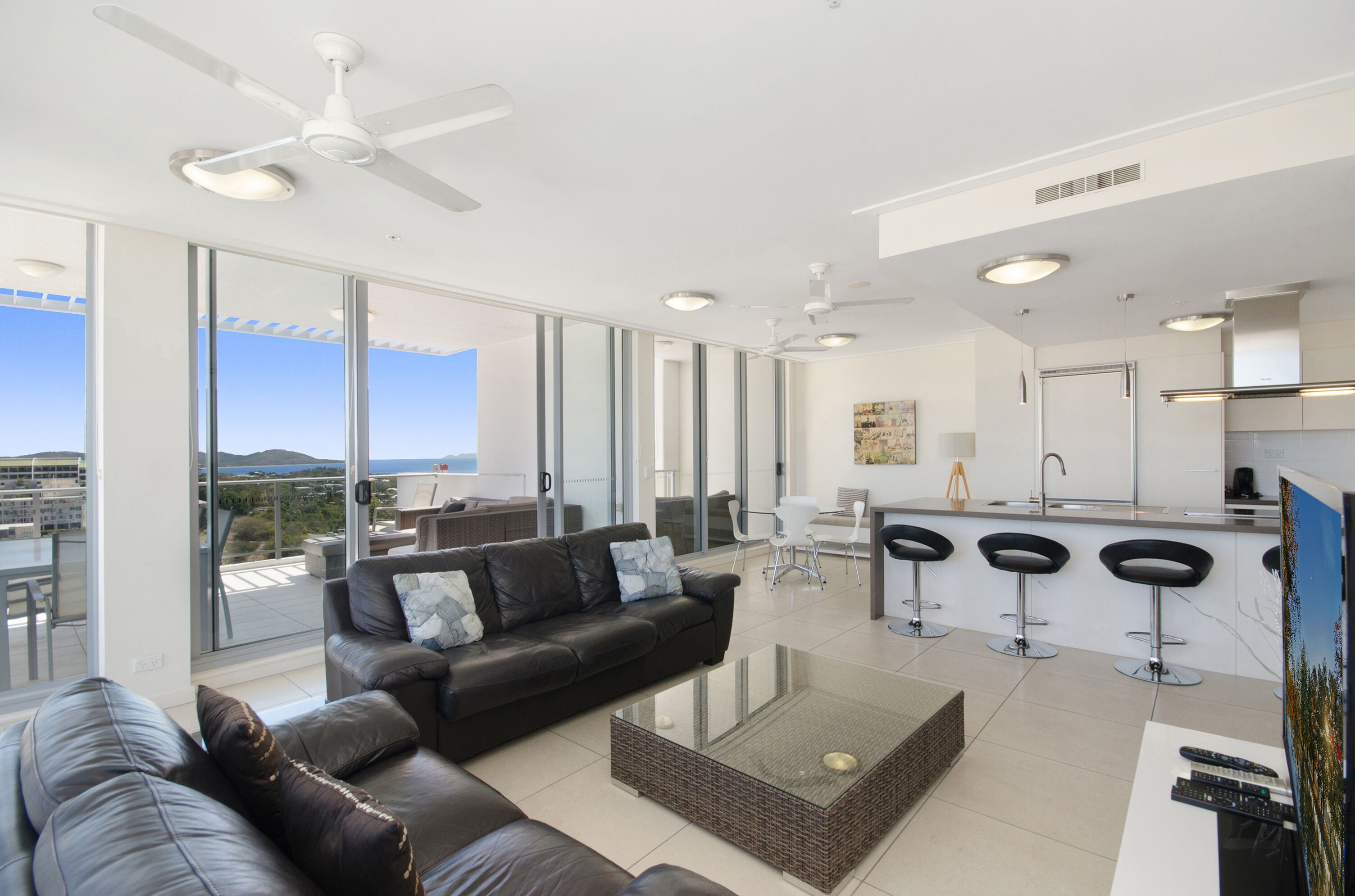 Apartment, 3 Bedrooms | Living area | 49-inch flat-screen TV with digital channels