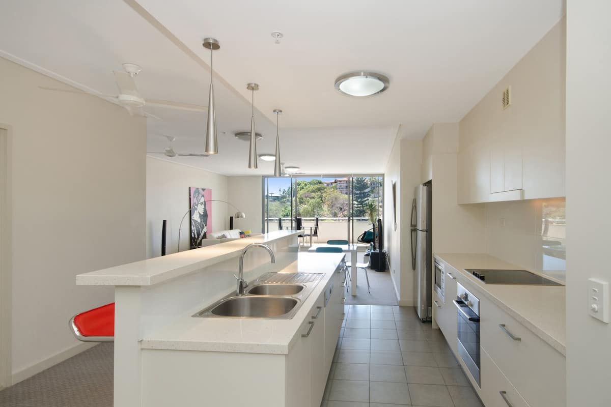 apartment, 2 bedrooms | private kitchen | full-sized fridge, microwave, oven, stovetop
