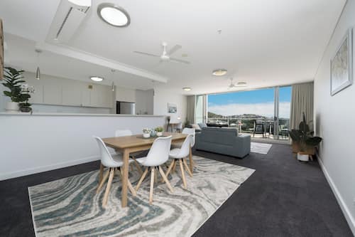 Apartment, 2 Bedrooms | Living area