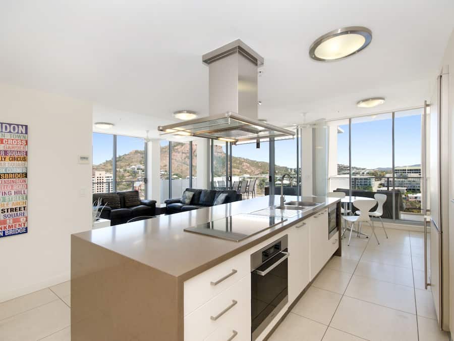 Apartment, 3 Bedrooms | Private kitchen | Full-sized fridge, microwave, oven, stovetop