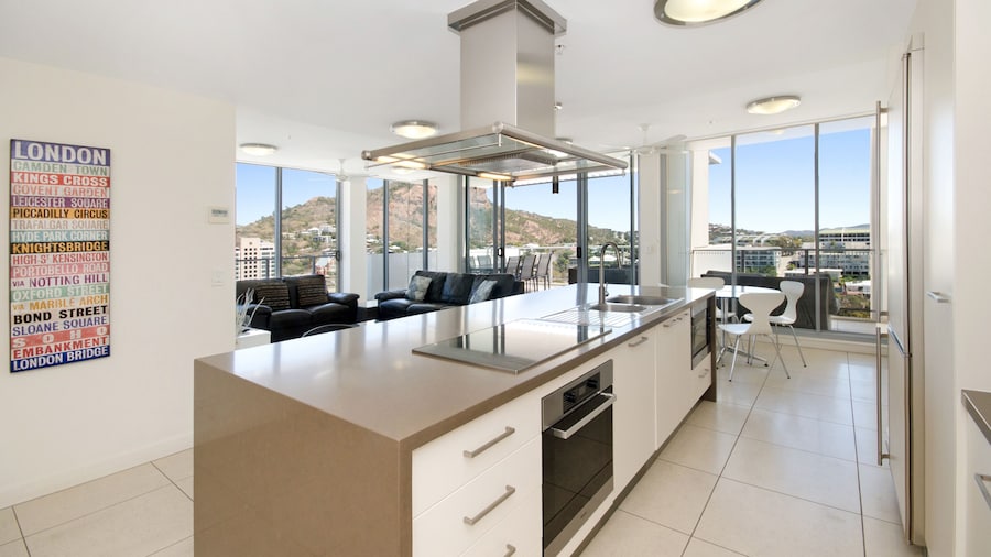 Dalgety Apartments