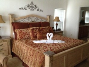 Individually furnished, iron/ironing board, free WiFi, bed sheets