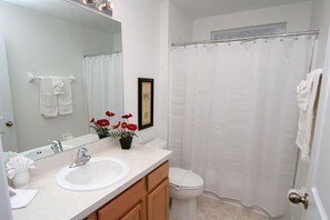 Luxury 4 Bedroom Home with Private Pool | Bathroom | Towels