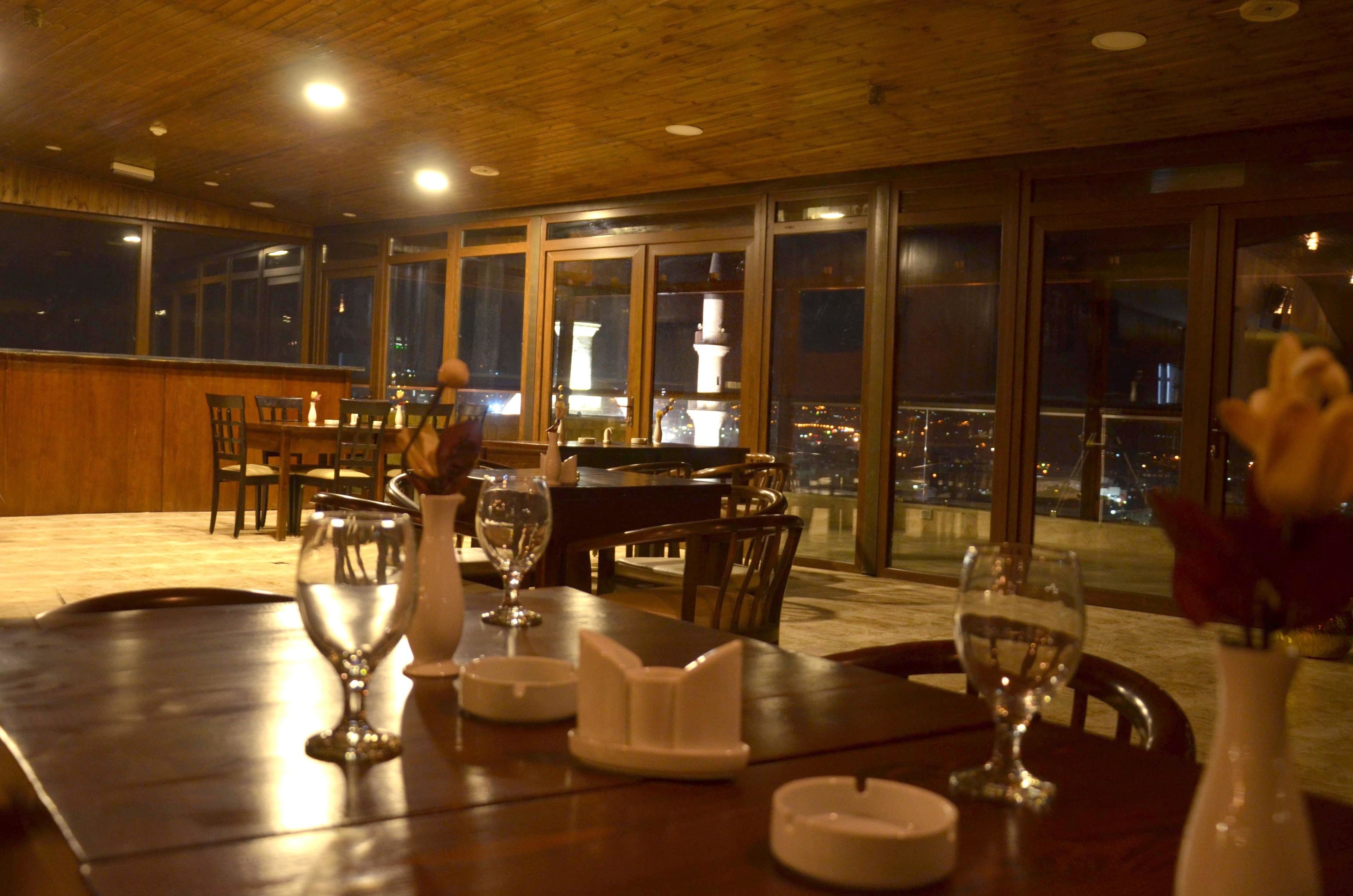 Breakfast, lunch, dinner served; Regional cuisine 