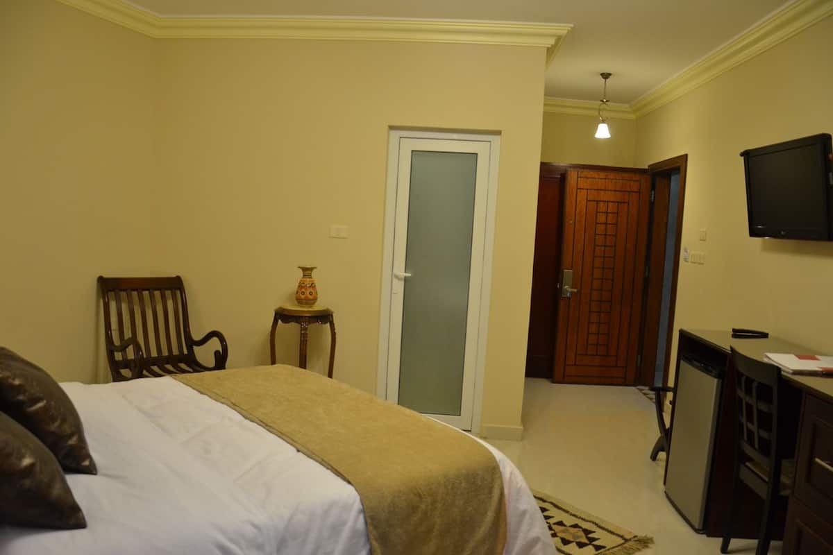 Deluxe Tek Kişilik Oda | Memory foam (visko elastik) yatak, minibar, odada kasa, masa