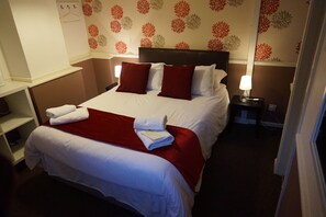 Double Room, Ensuite | Free WiFi, bed sheets