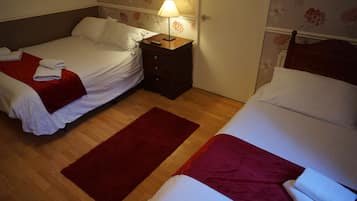 Habitación familiar | Wifi gratis y ropa de cama