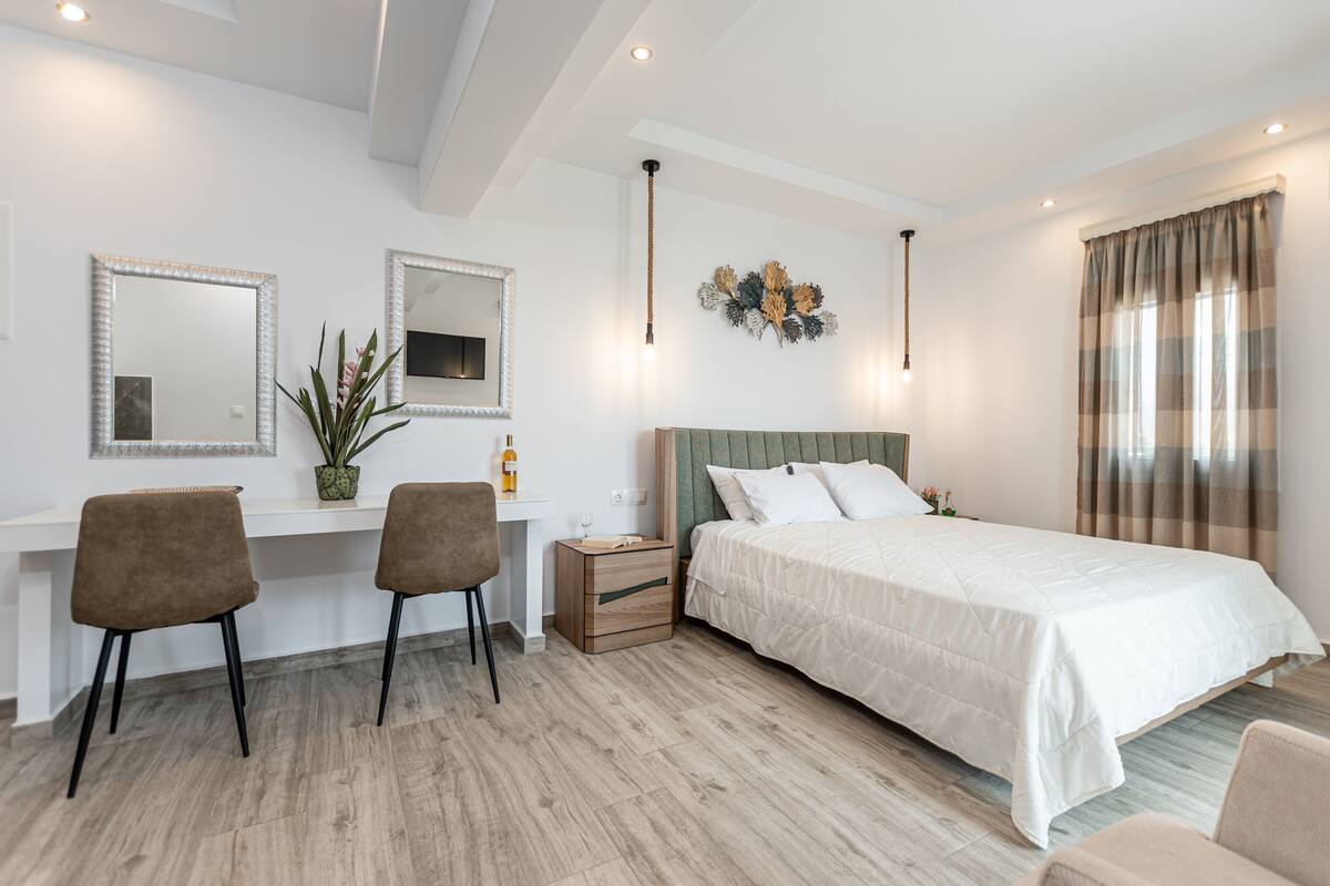 Honeymoon studio | Lakens van Egyptisch katoen, luxe beddengoed, pillowtop-bedden