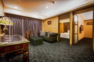 Deluxe Quadruple Room, 2 Bedrooms | Down comforters, free minibar, desk, free WiFi