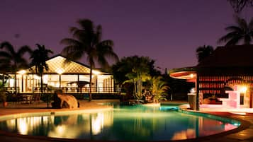 Outdoor pool, sun loungers