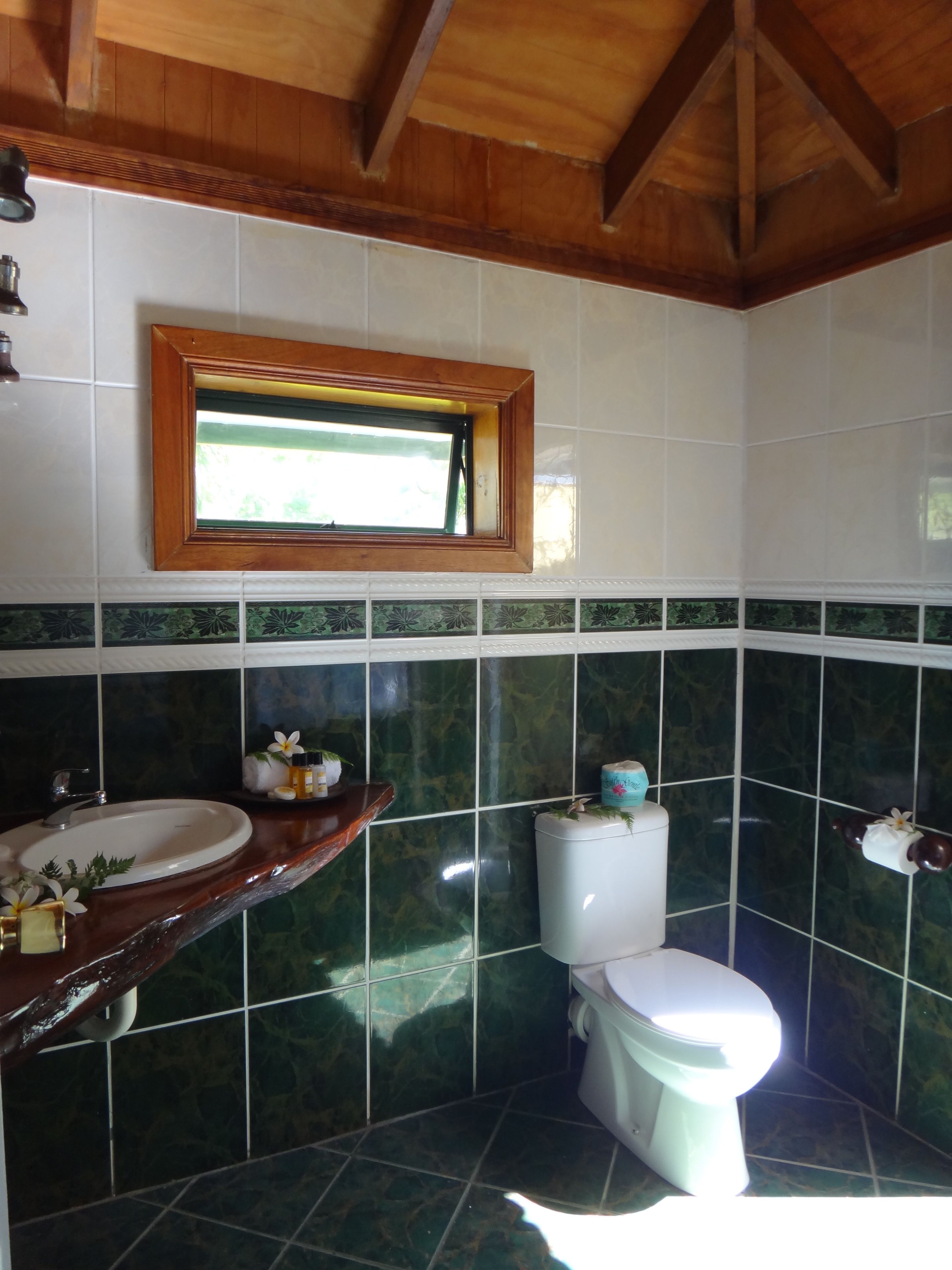 deluxe double room | bathroom | shower, rainfall showerhead, towels