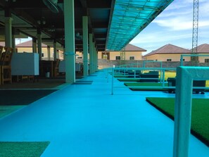 Indoor-Driving-Range