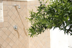 Appartamento familiare, 1 camera da letto, patio, lato giardino (Tarocco) | Bathroom shower