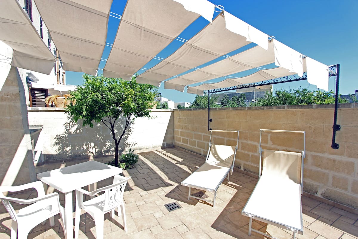 Studio Confort, 1 lit double, patio, cÎté jardin (Clementino) | Terrasse/Patio