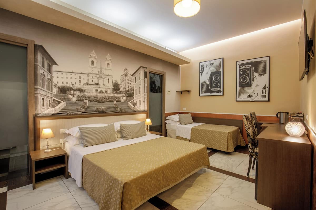 1 Schlafzimmer, Minibar, Zimmersafe, Schreibtisch