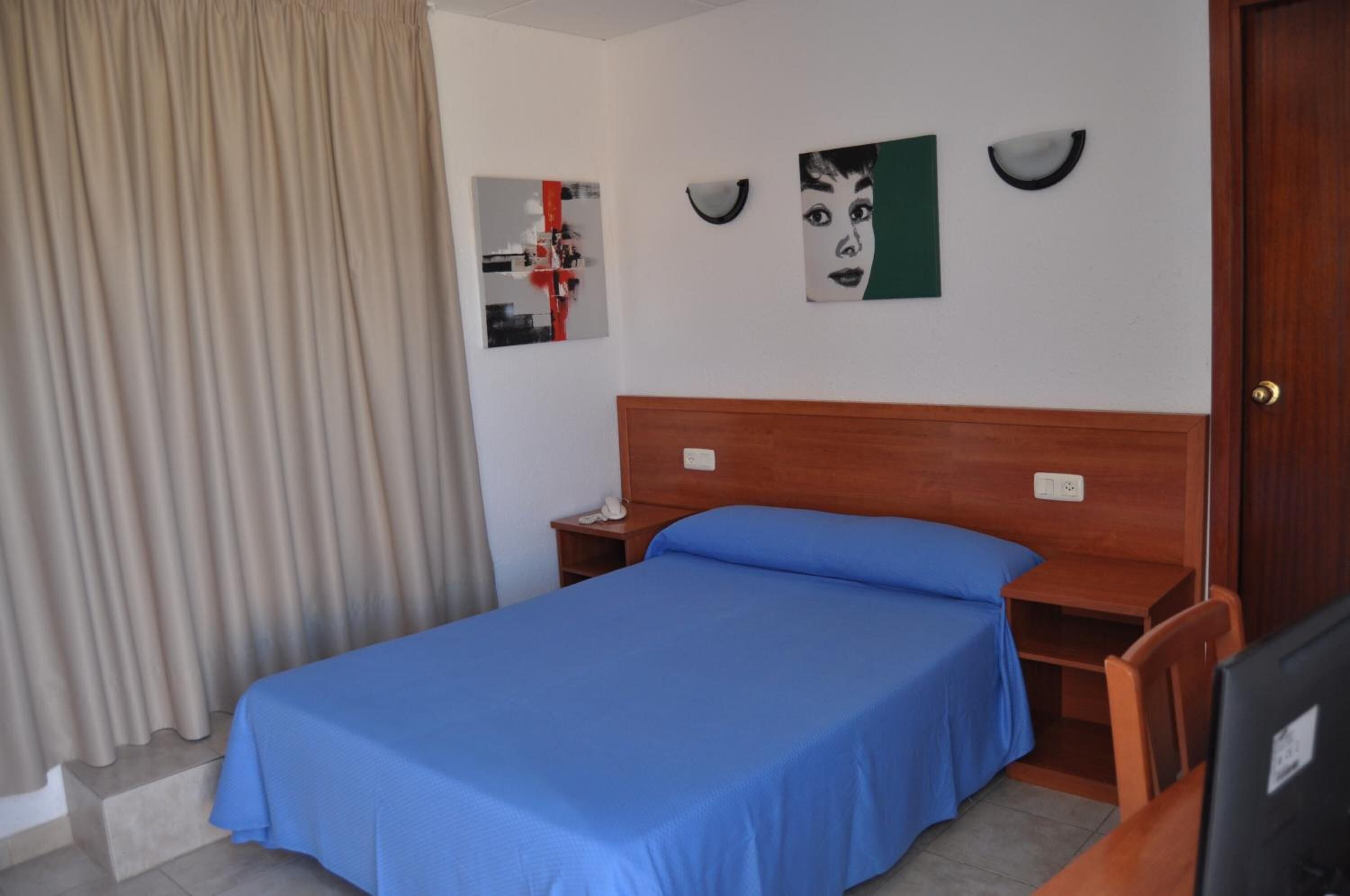 1 bedroom, desk, blackout curtains, free wifi