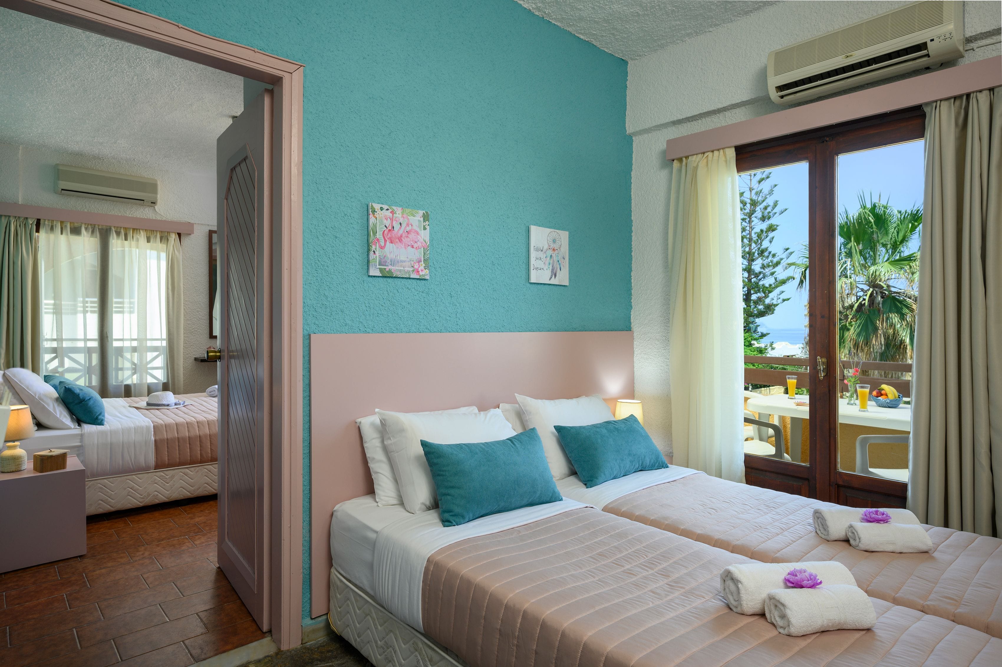 Quadruple Room | In-room safe, desk, blackout curtains, free WiFi